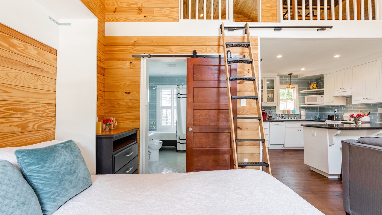 Photo of Bedroom in Garland