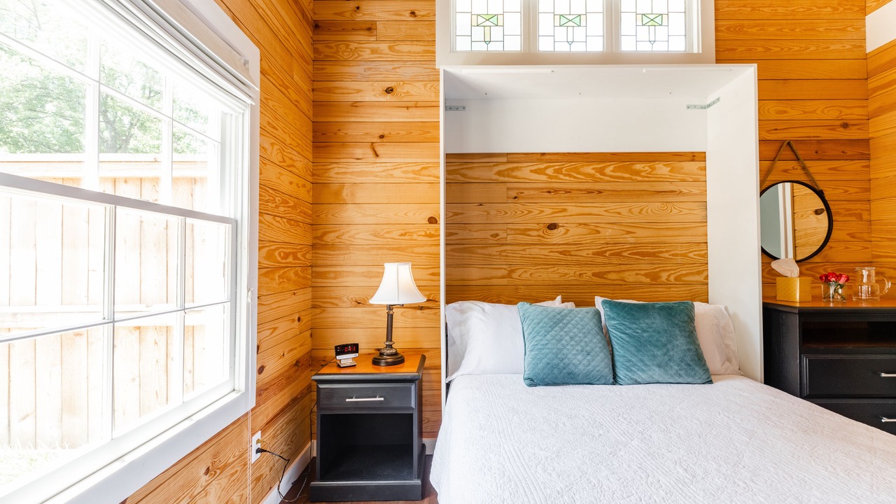 Photo of Bedroom in Garland