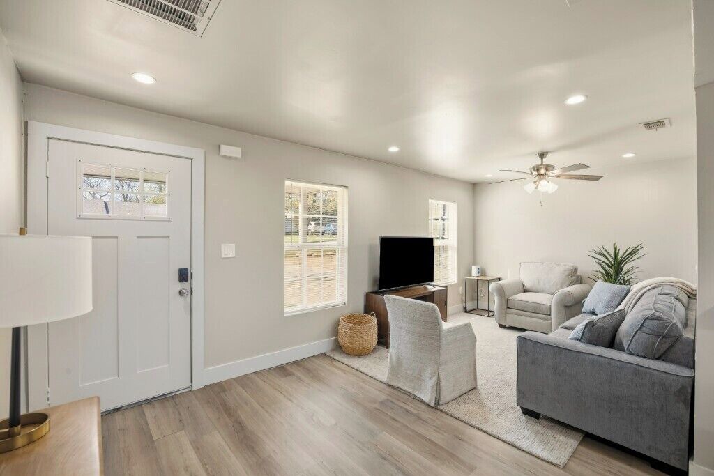 Photo of Livingroom in White Settlement