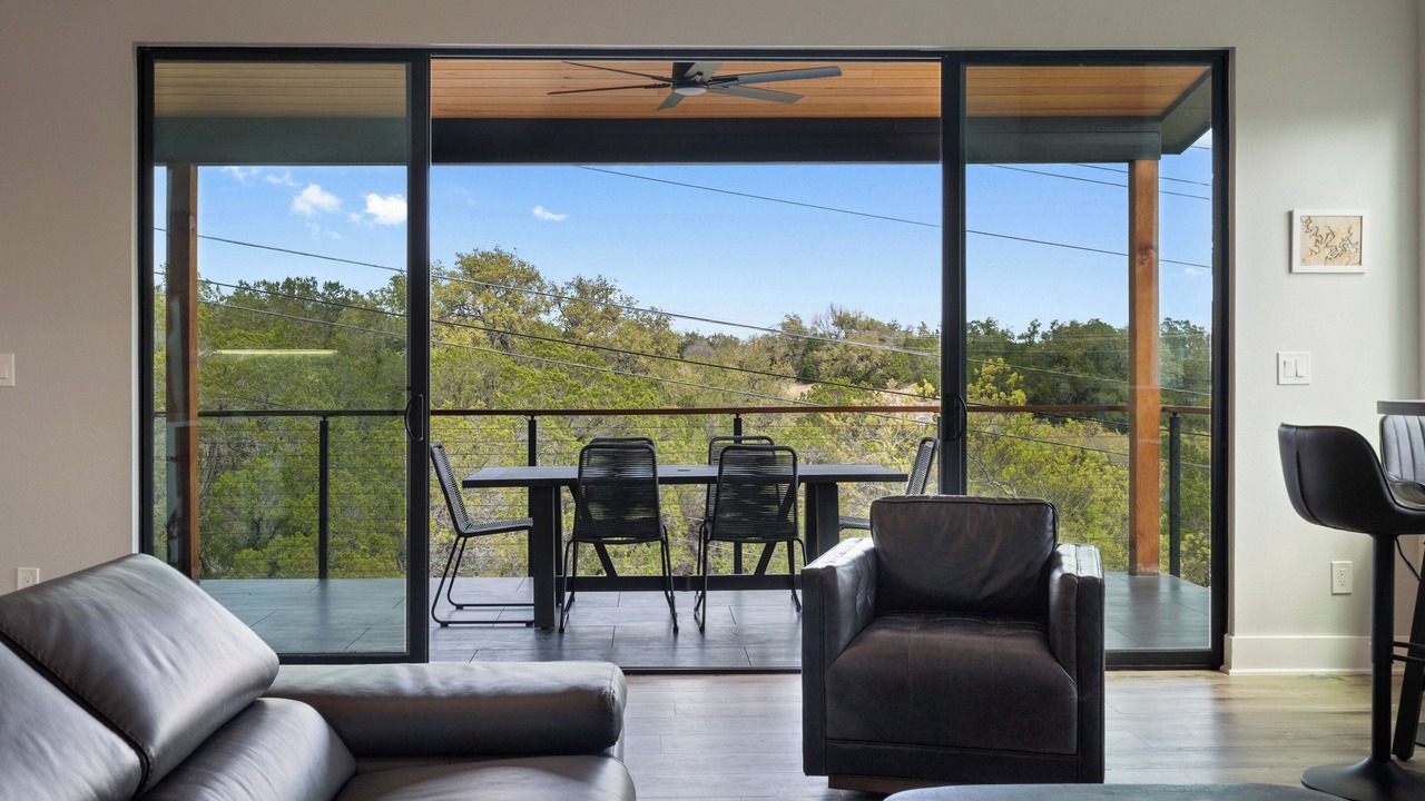 Photo of Livingroom in Waterford On Lake Travis