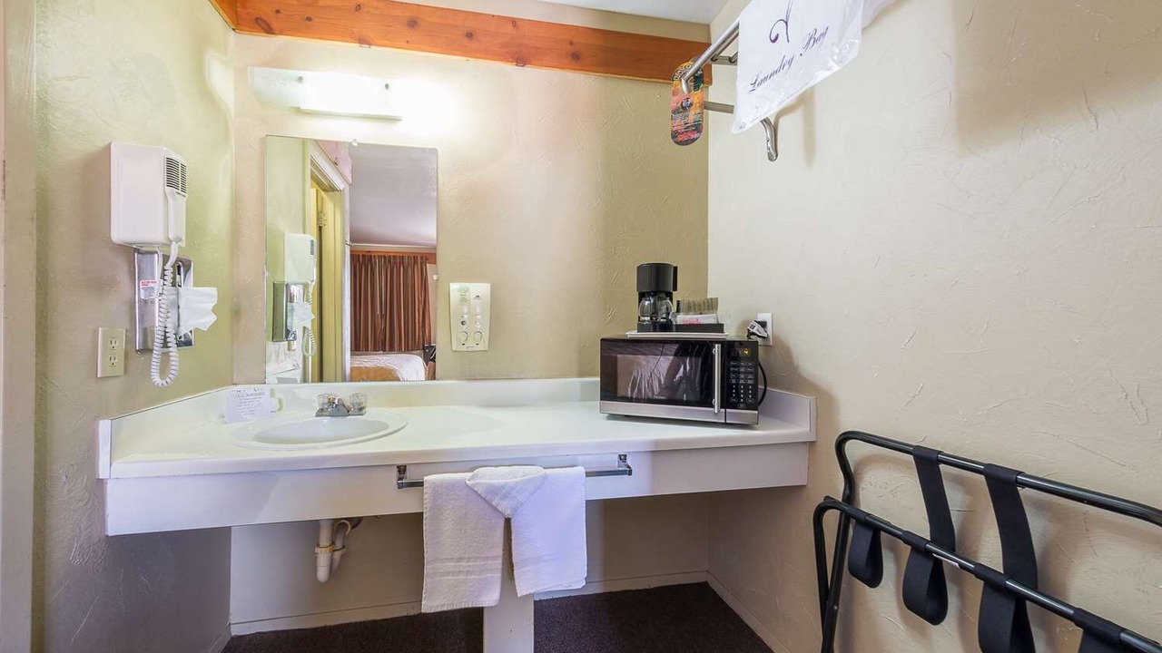Photo of Bathroom in Junction