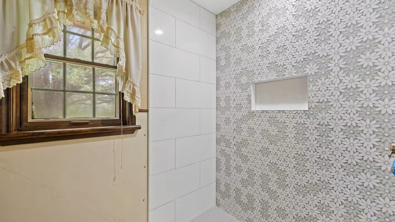 Photo of Bathroom in Broussard