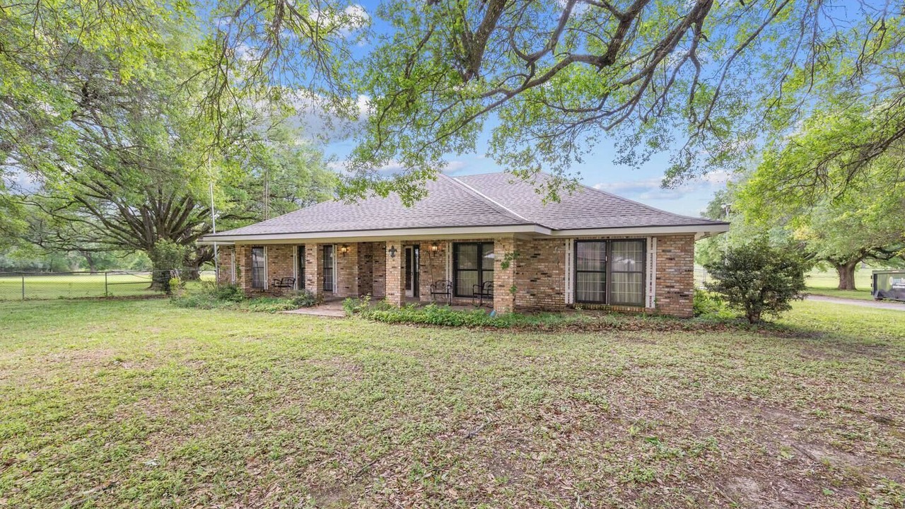 Photo of Outdoor in Broussard