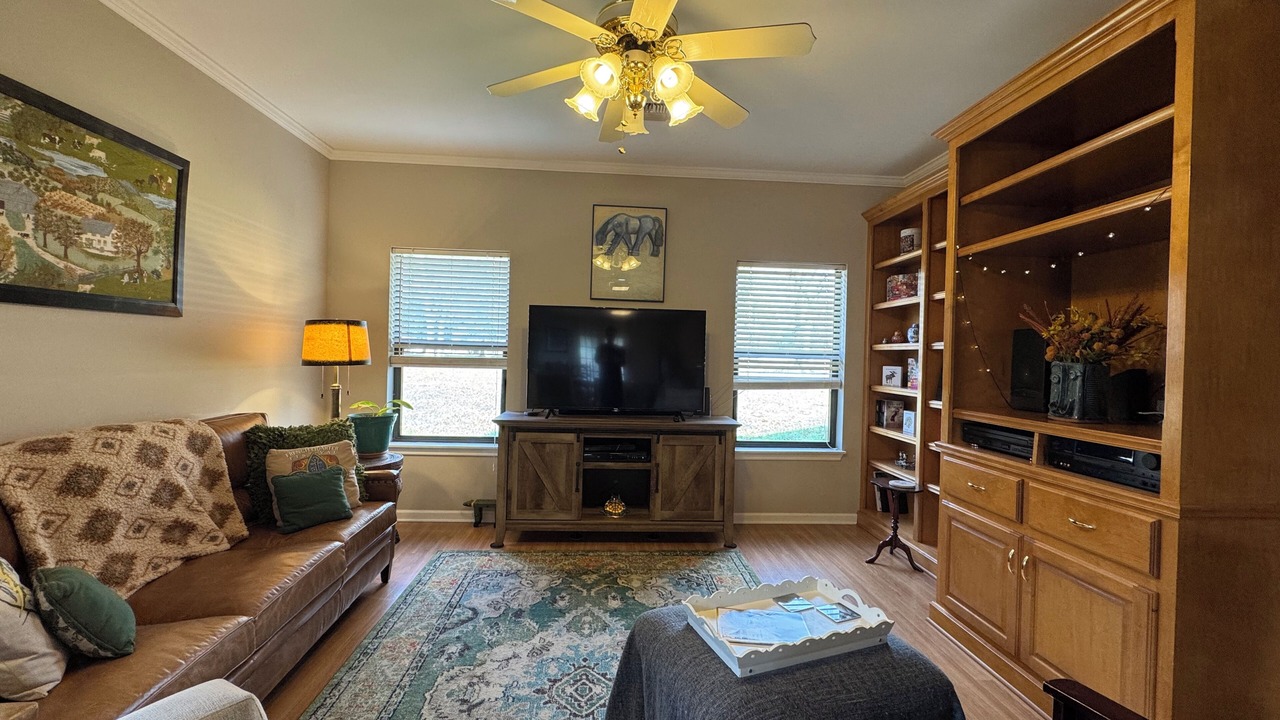 Photo of Livingroom in Milton