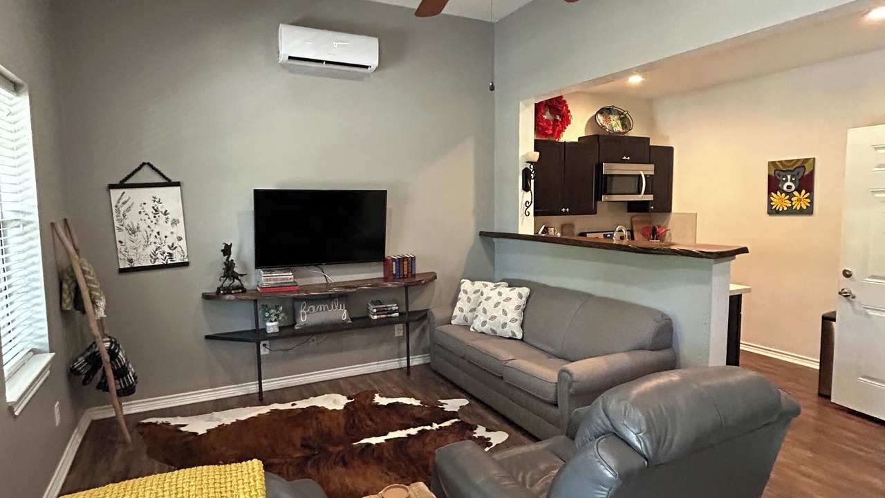 Photo of Livingroom in Silsbee