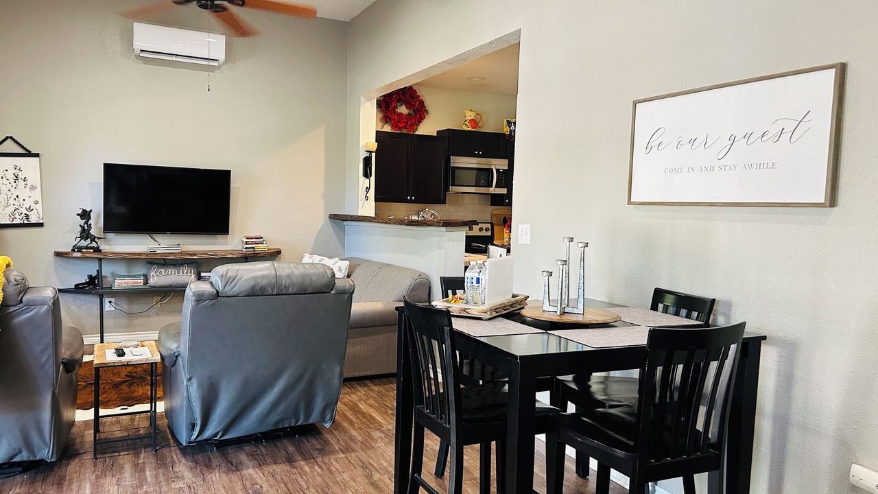 Photo of Livingroom in Silsbee