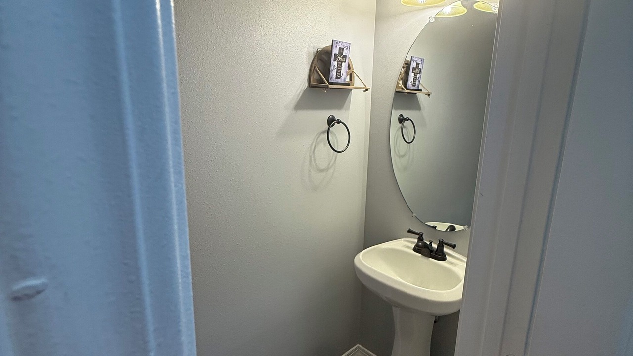 Photo of Bathroom in Gonzales
