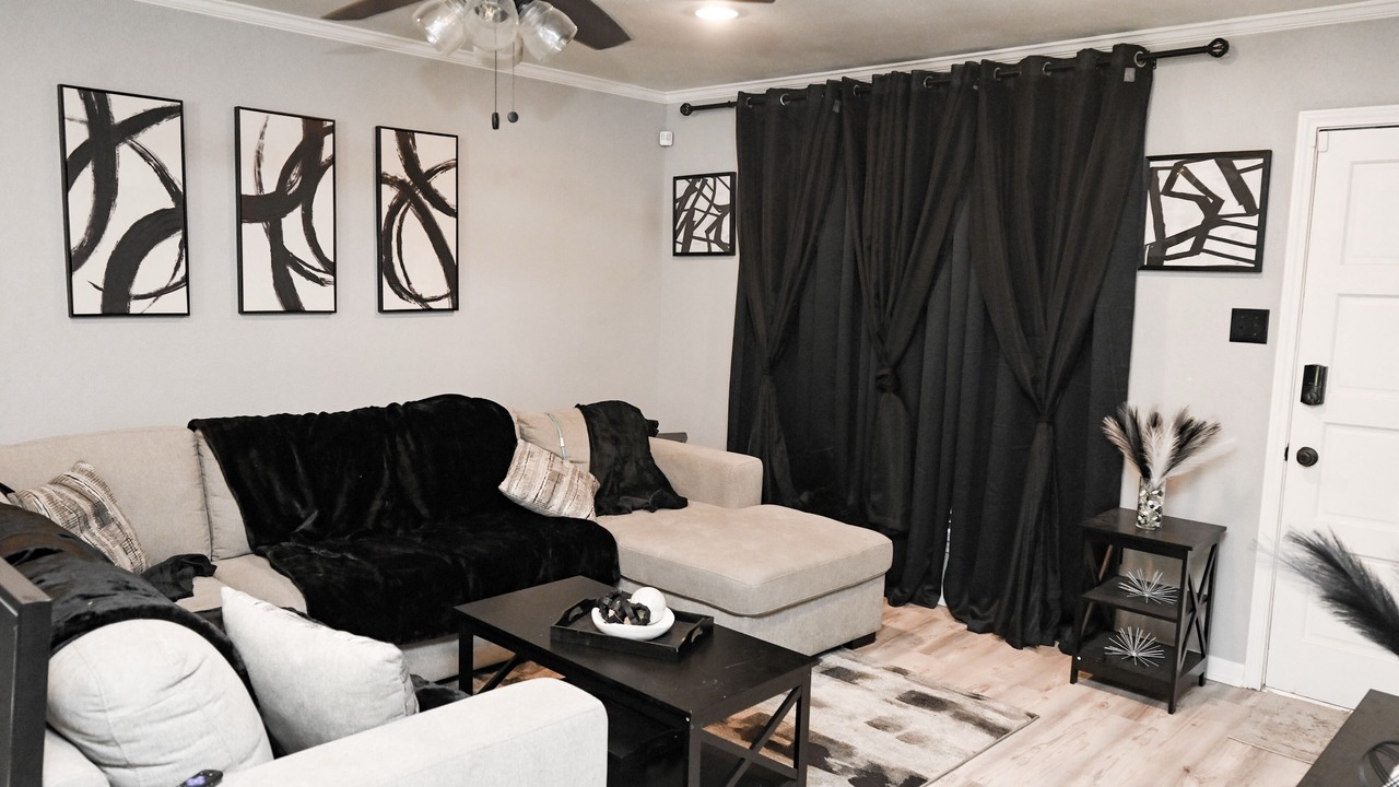 Photo of Livingroom in Gonzales