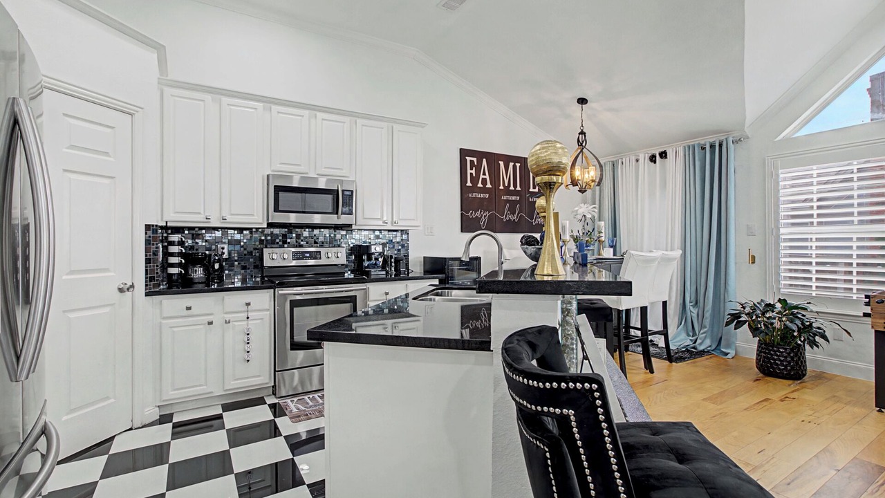 Photo of Kitchen in Far North Dallas