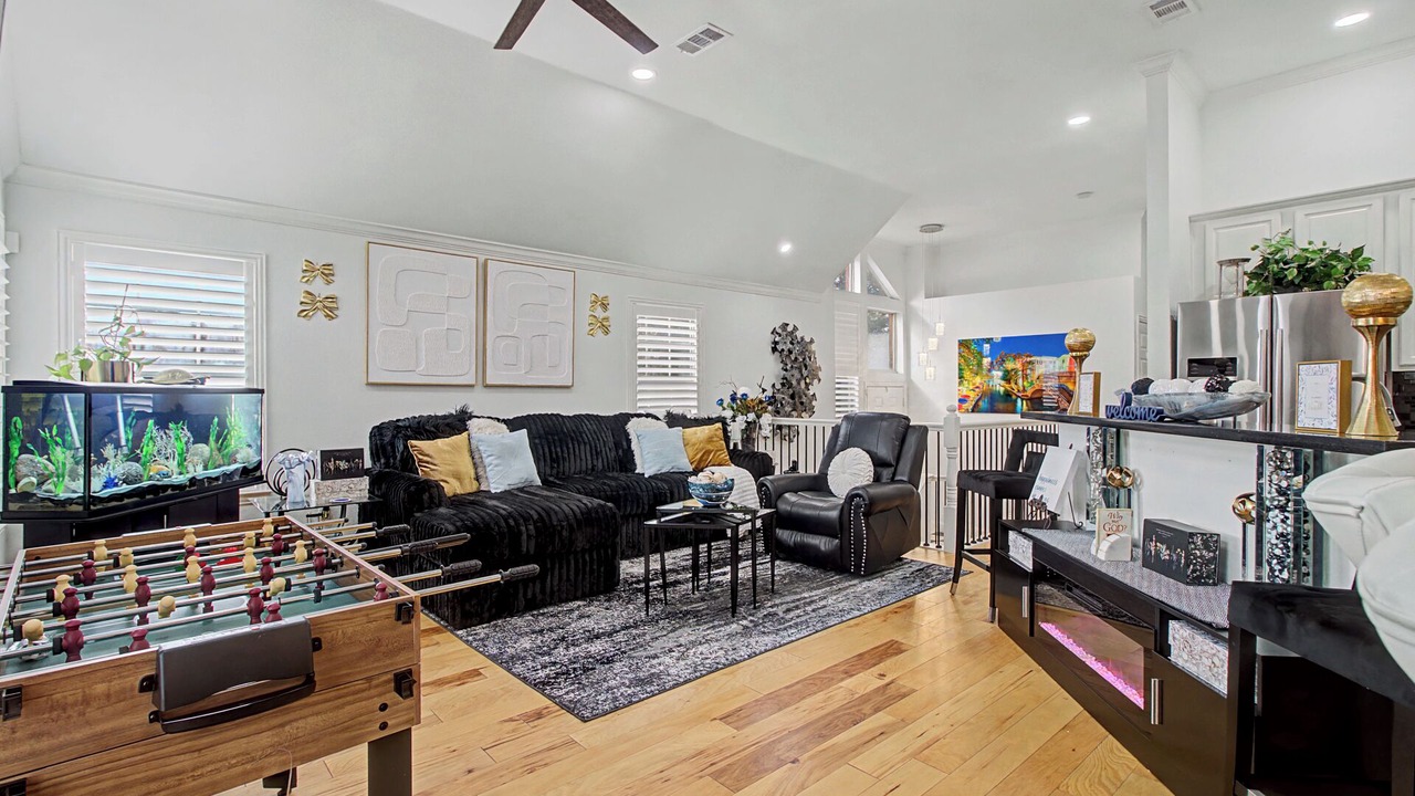 Photo of Livingroom in Far North Dallas