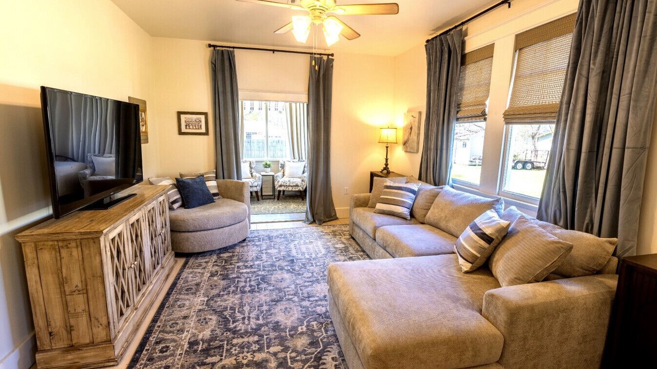 Photo of Bedroom in Mandeville