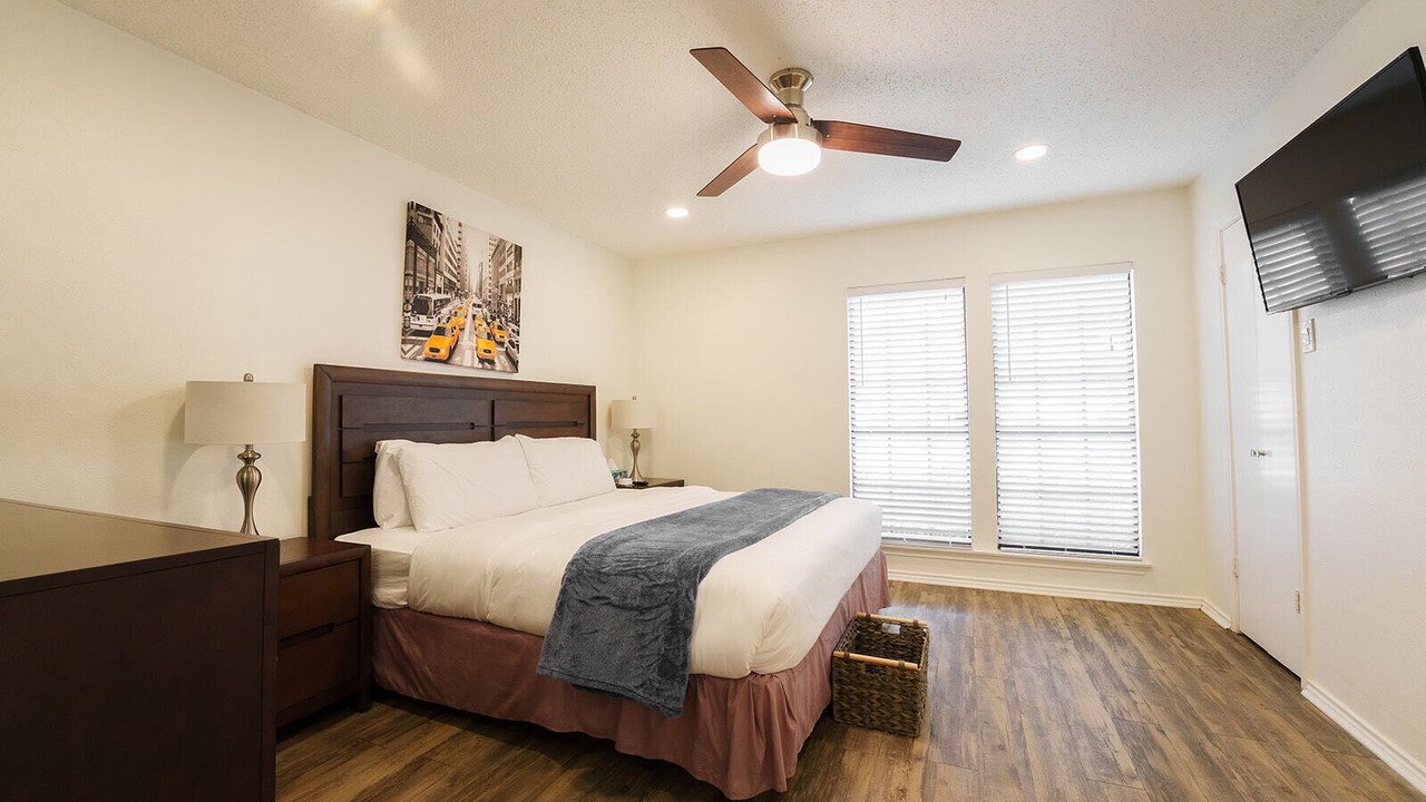 Photo of Bedroom in Far North Dallas