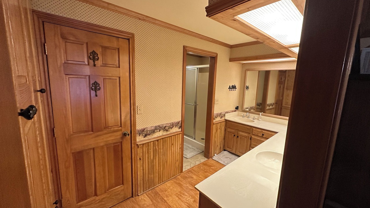 Photo of Bathroom in Hawkins
