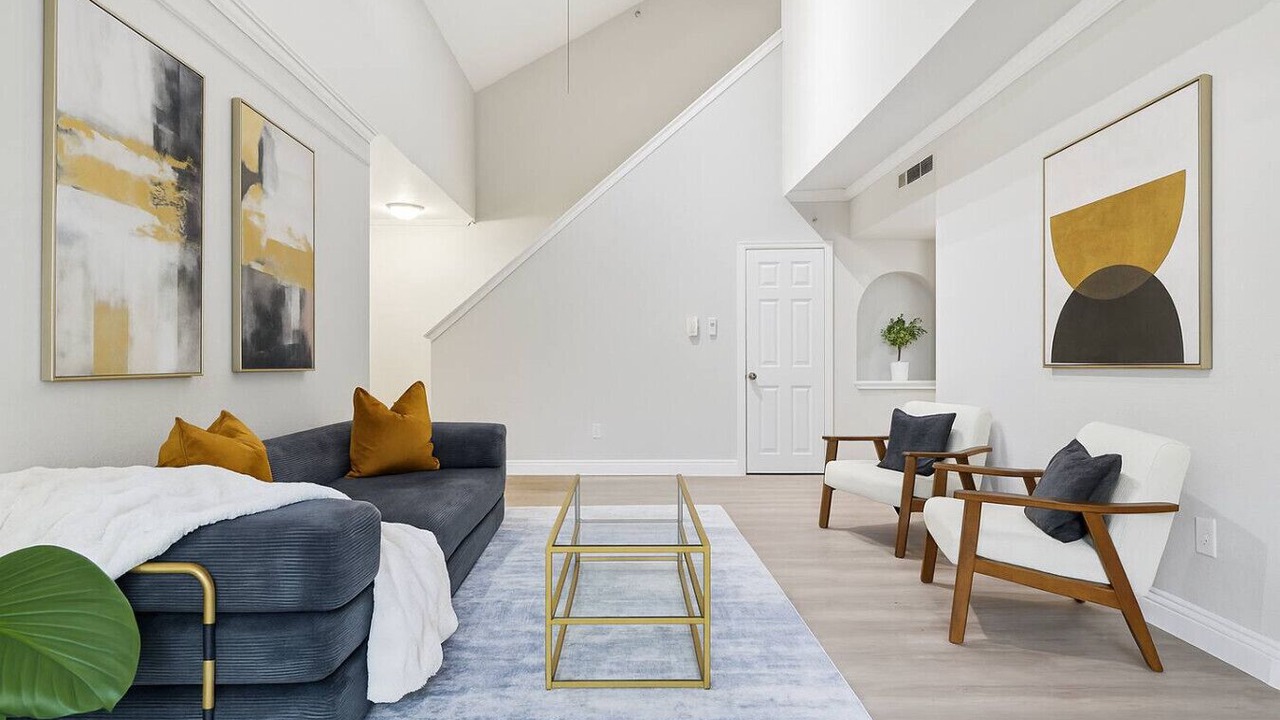 Photo of Livingroom in Far North Dallas