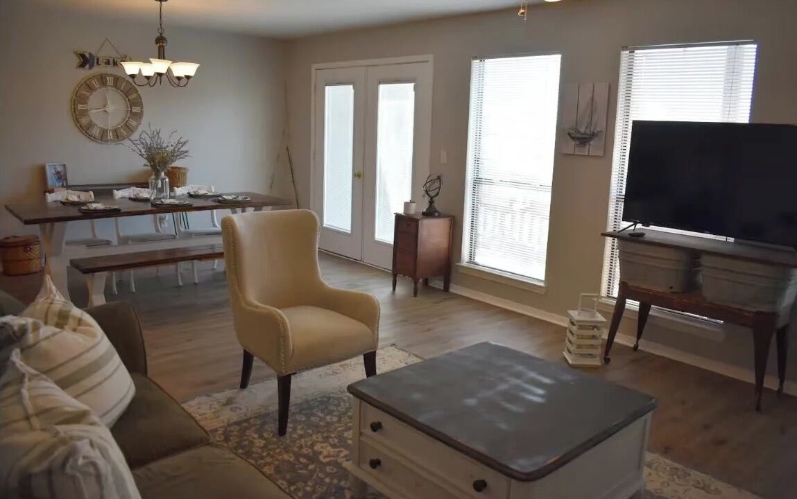 Photo of Livingroom in Comanche Point At Point Venture