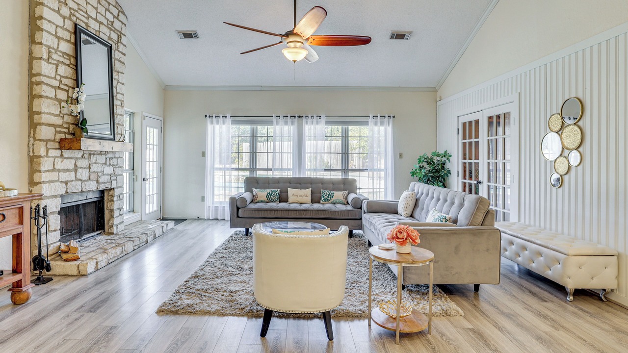 Photo of Livingroom in Henly