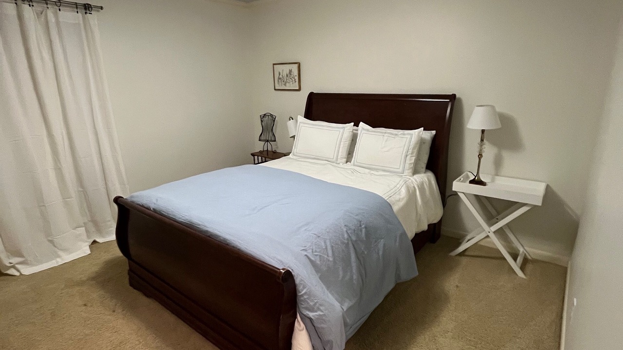 Photo of Bedroom in Alexandria