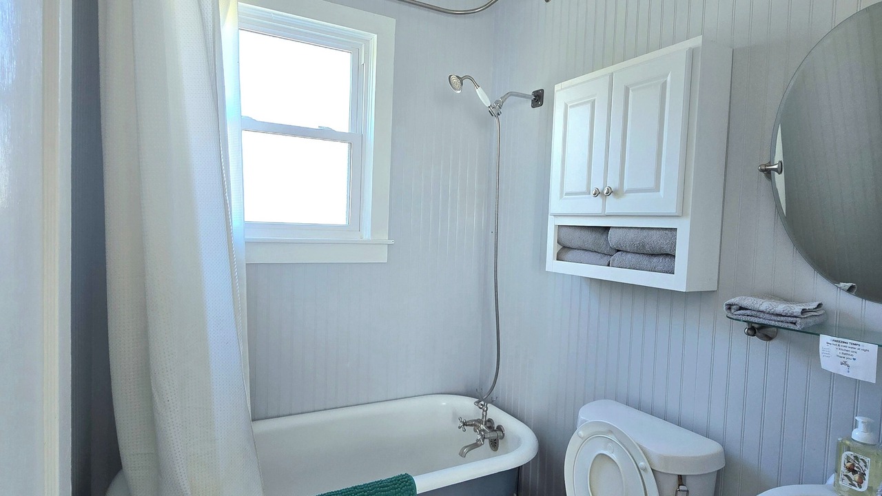 Photo of Bathroom in Supreme