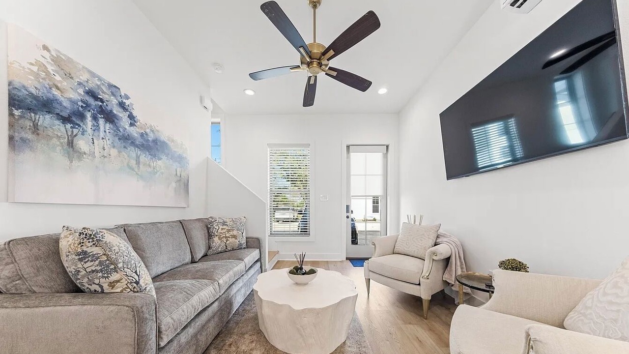 Photo of Livingroom in Lafayette
