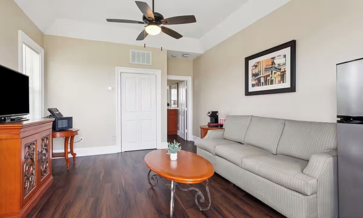 Photo of Livingroom in Lafitte