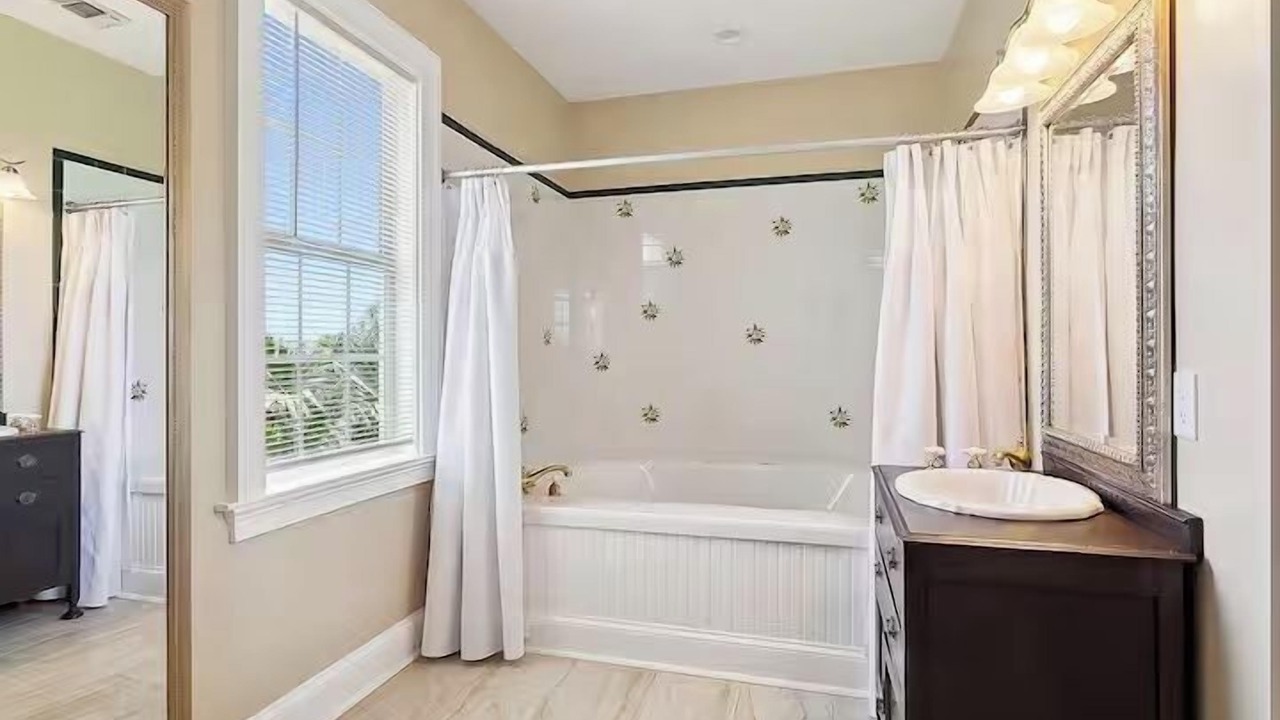 Photo of Bathroom in Lafitte