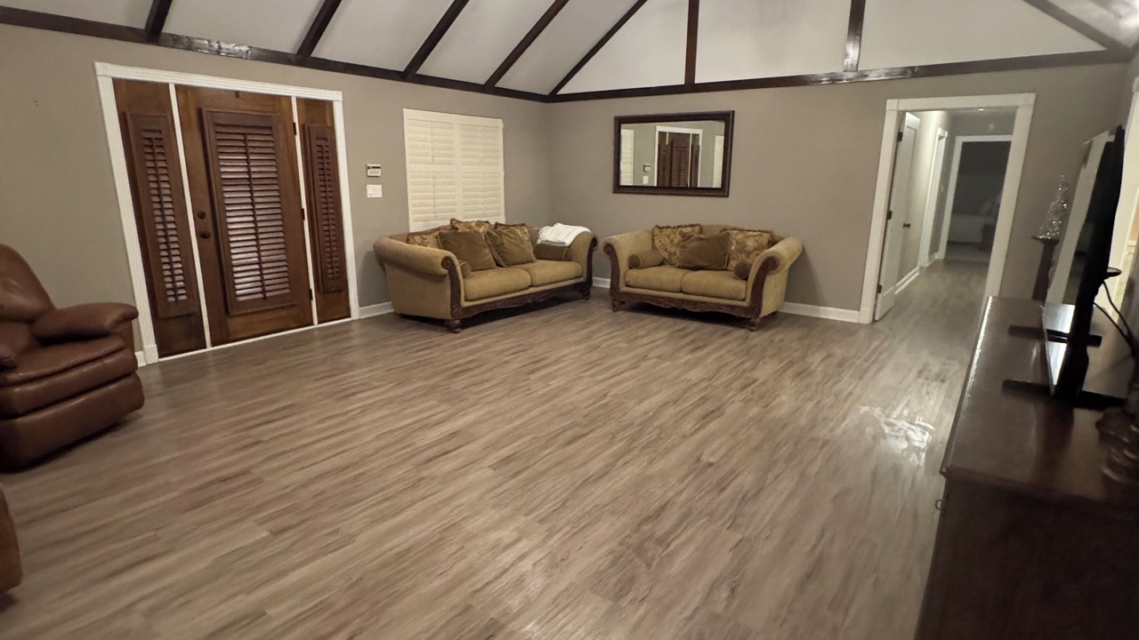 Photo of Livingroom in Deweyville