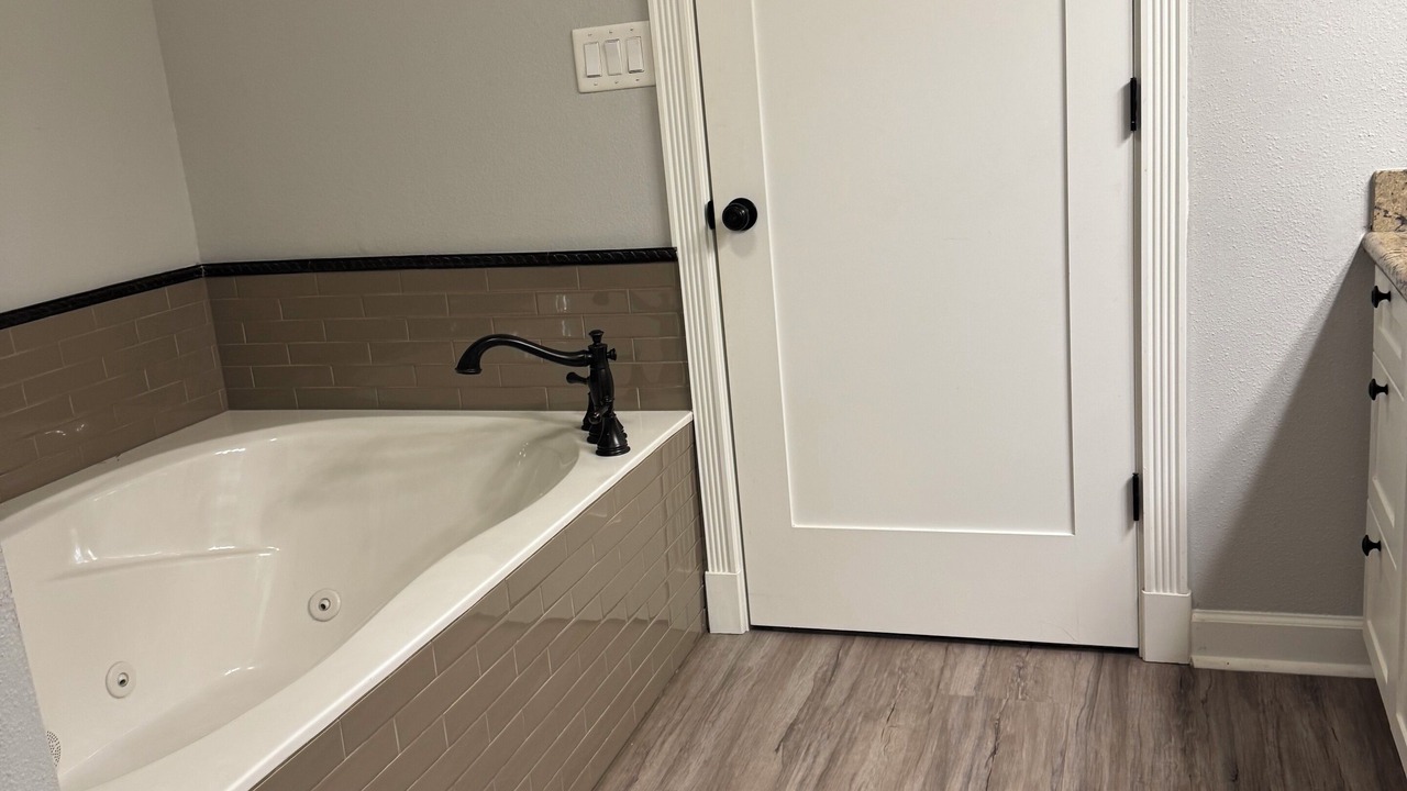 Photo of Bathroom in Deweyville