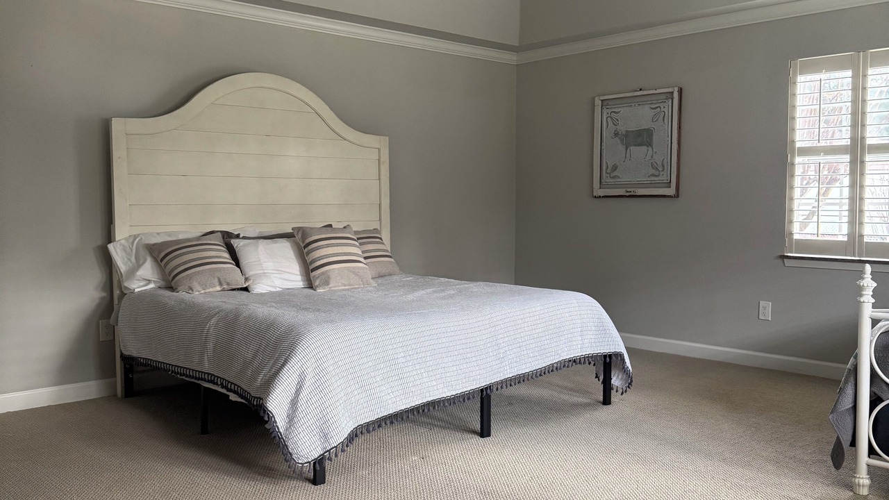 Photo of Bedroom in Deweyville