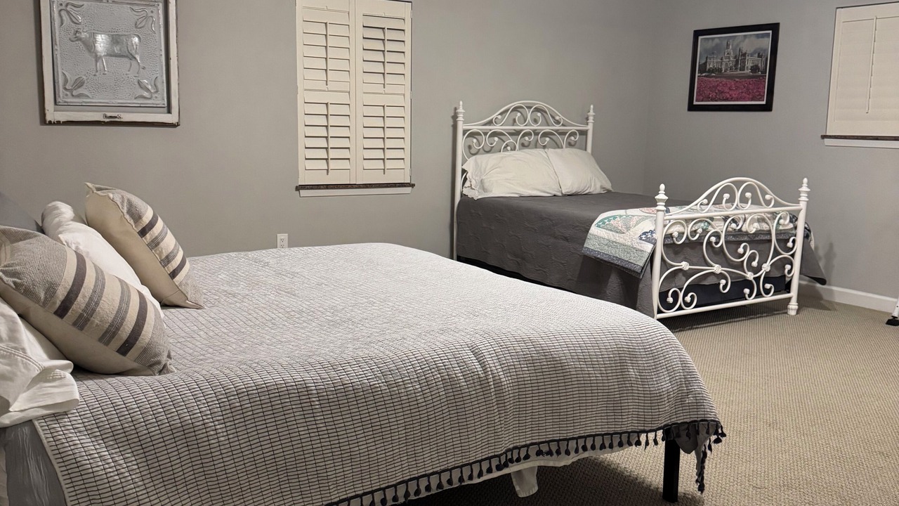 Photo of Bedroom in Deweyville