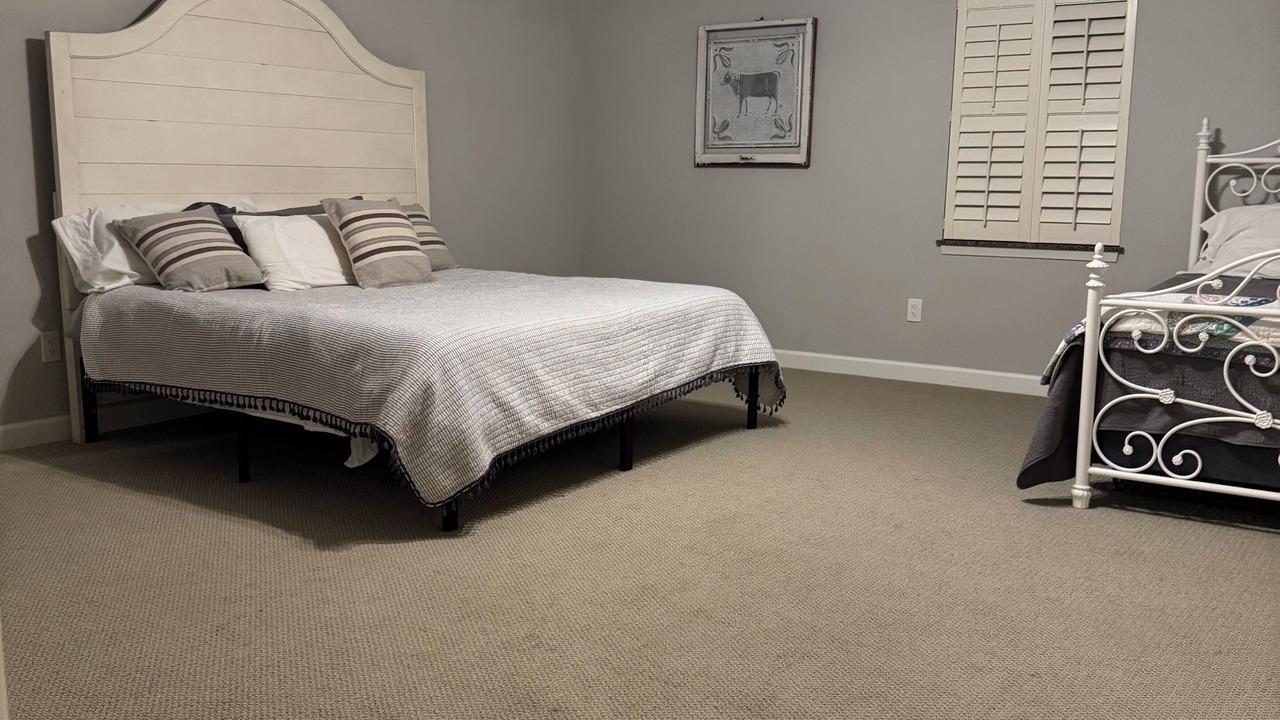 Photo of Bedroom in Deweyville