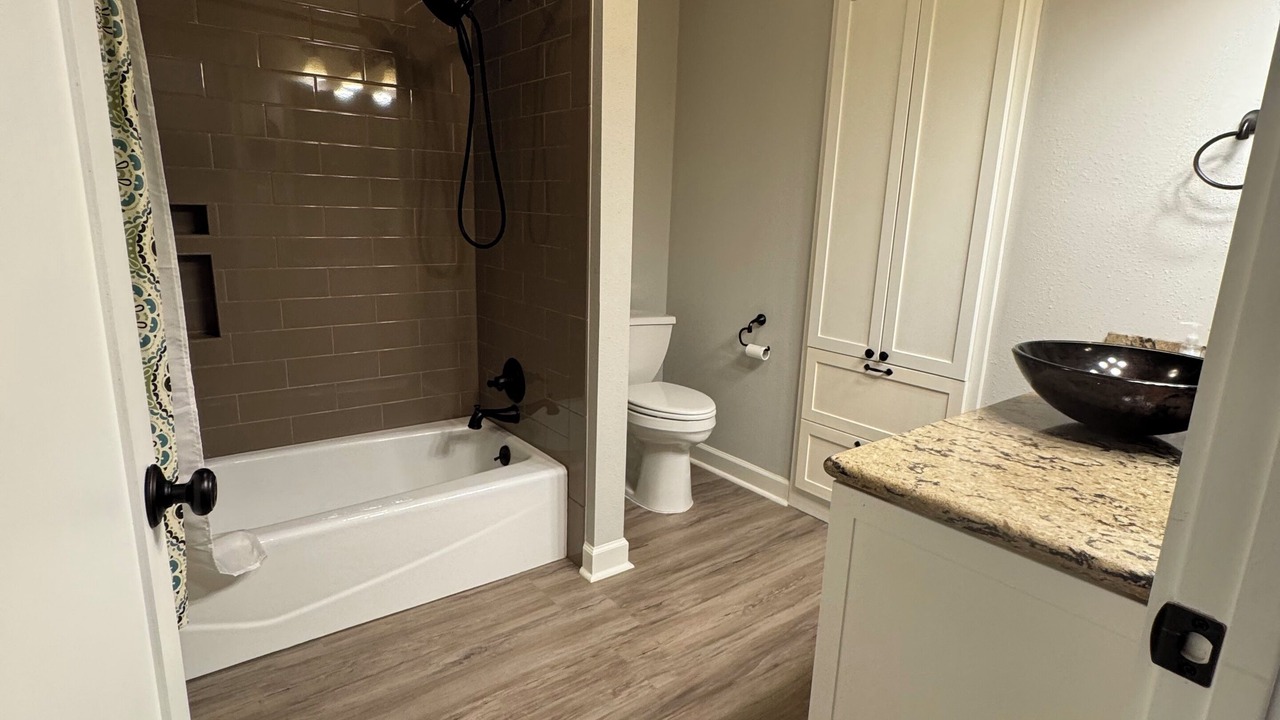 Photo of Bathroom in Deweyville