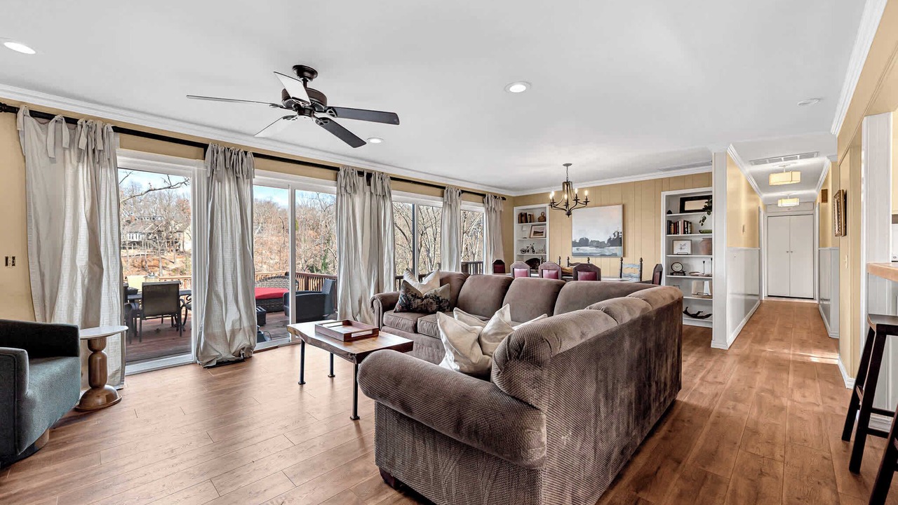 Photo of Livingroom in Lowell