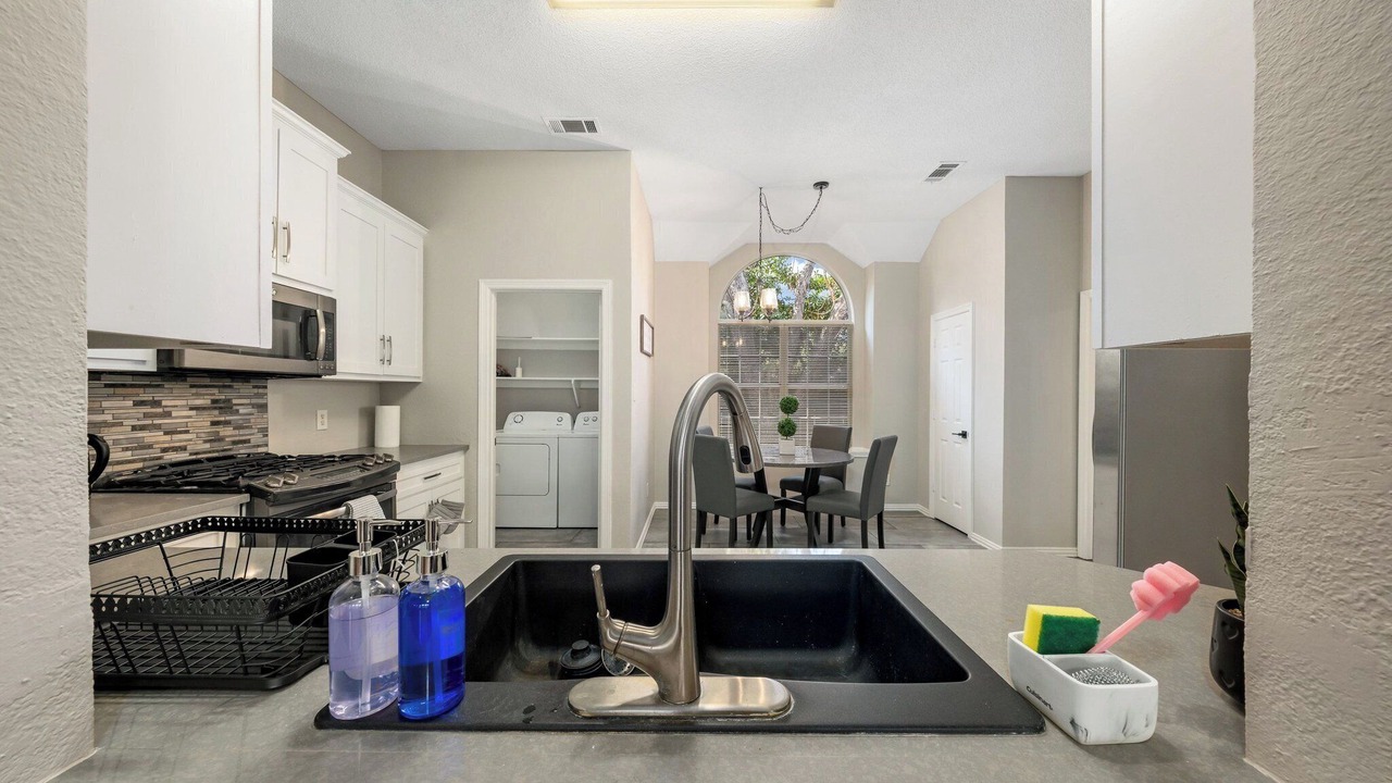 Photo of Kitchen in Far North Dallas