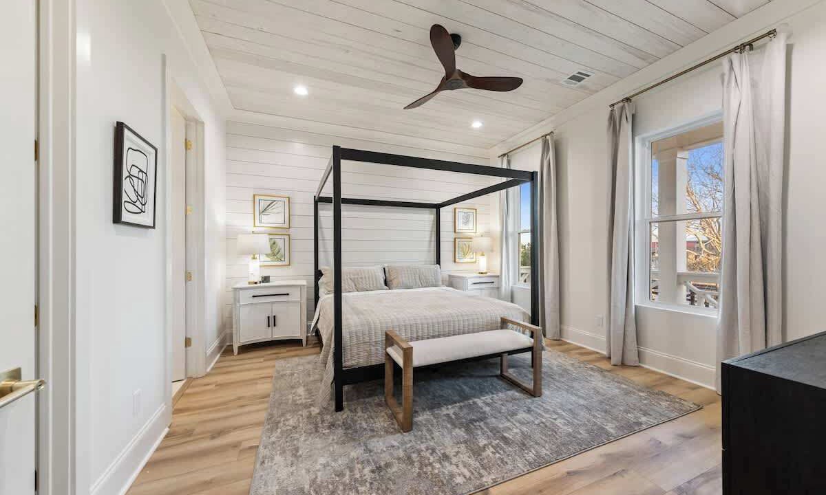 Photo of Bedroom in Cypremort Point