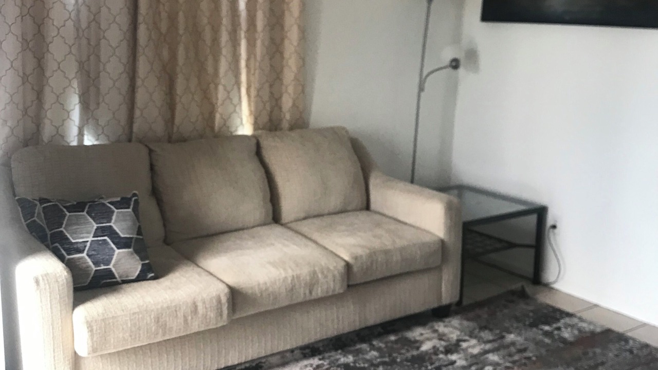 Photo of Livingroom in Hoffman Triangle