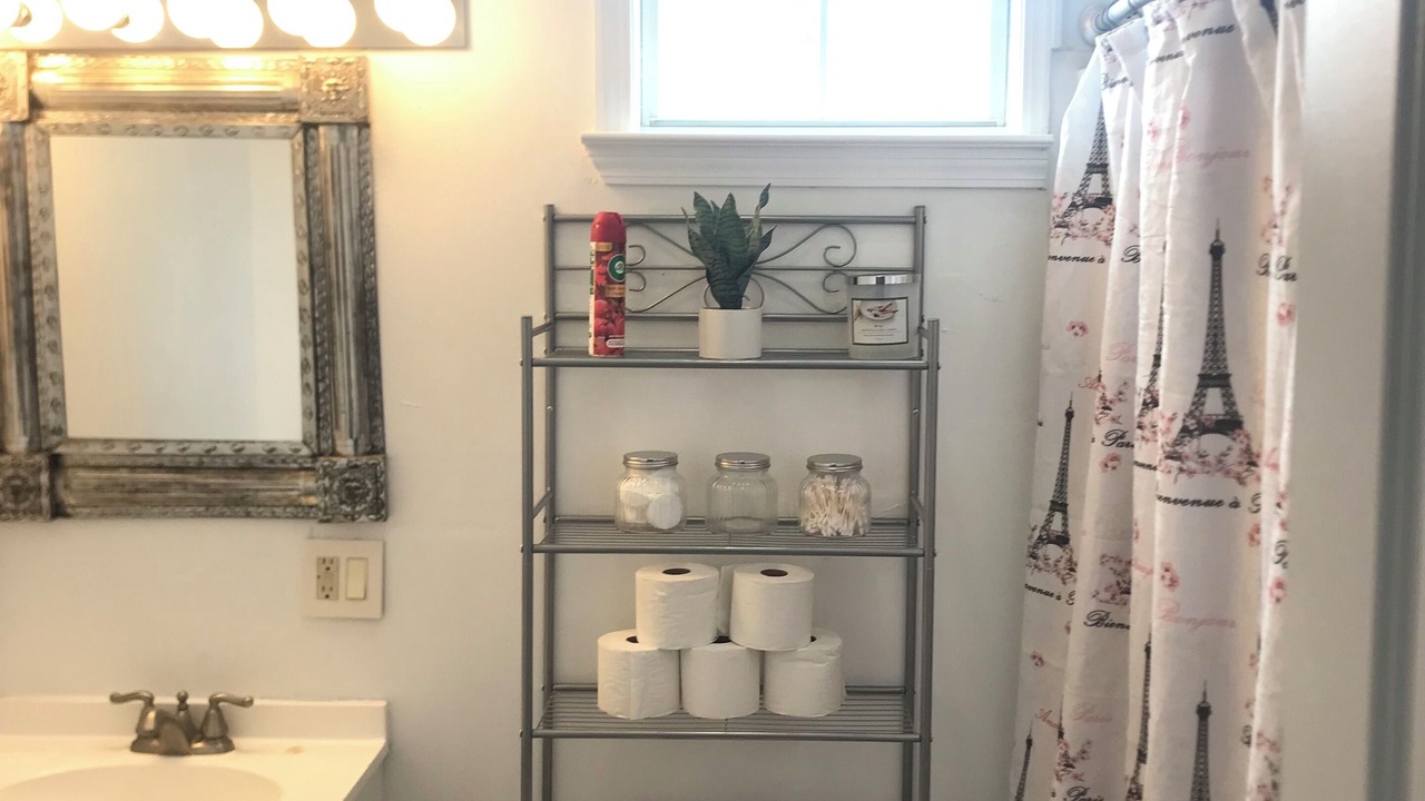 Photo of Bathroom in Hoffman Triangle