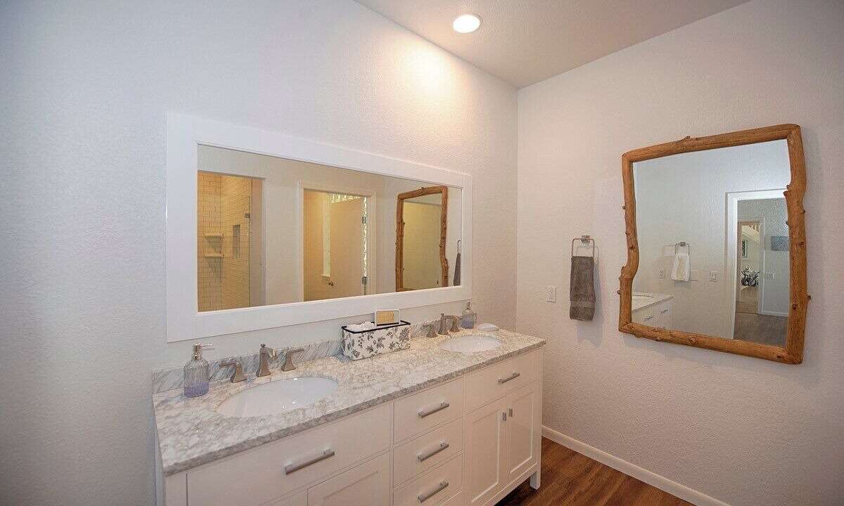 Photo of Bathroom in El Lago