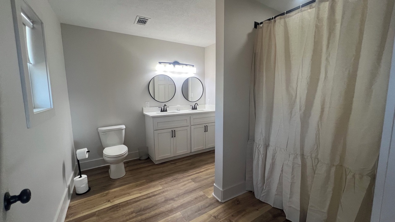 Photo of Bathroom in Florien
