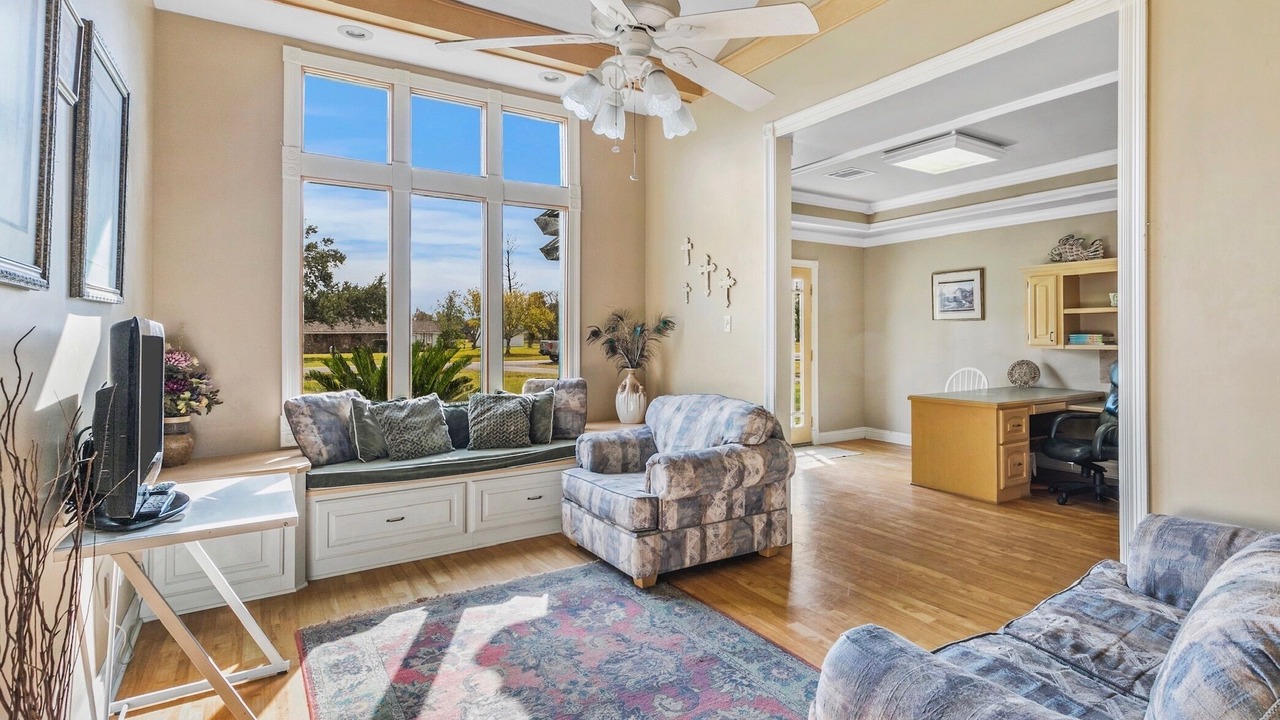 Photo of Livingroom in Sulphur