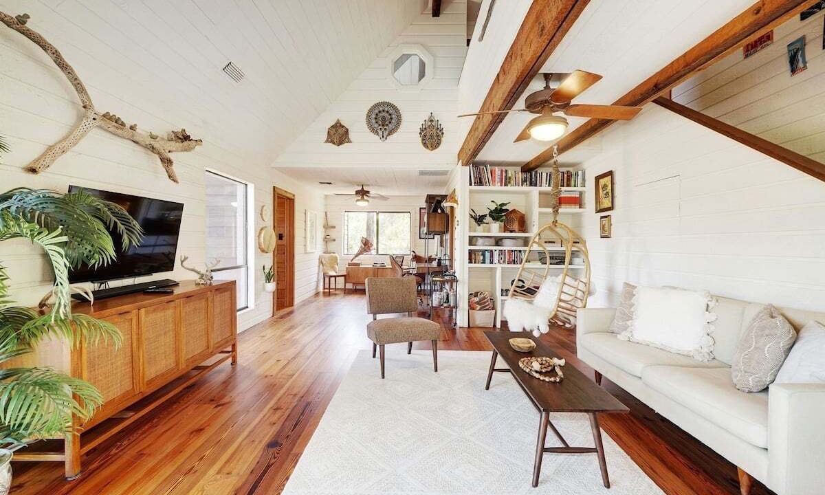 Photo of Livingroom in Lost Creek