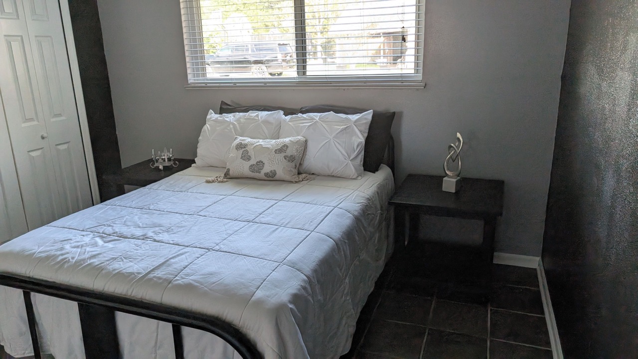 Photo of Bedroom in Orange