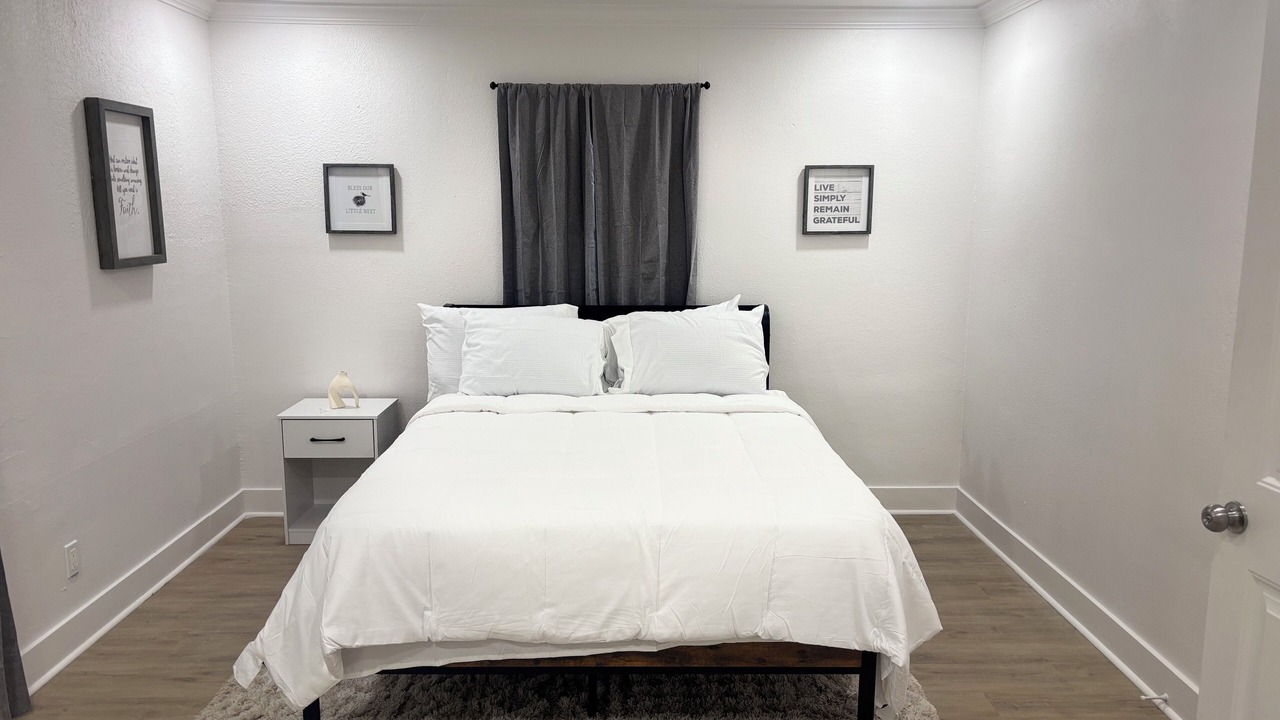 Photo of Bedroom in Orange
