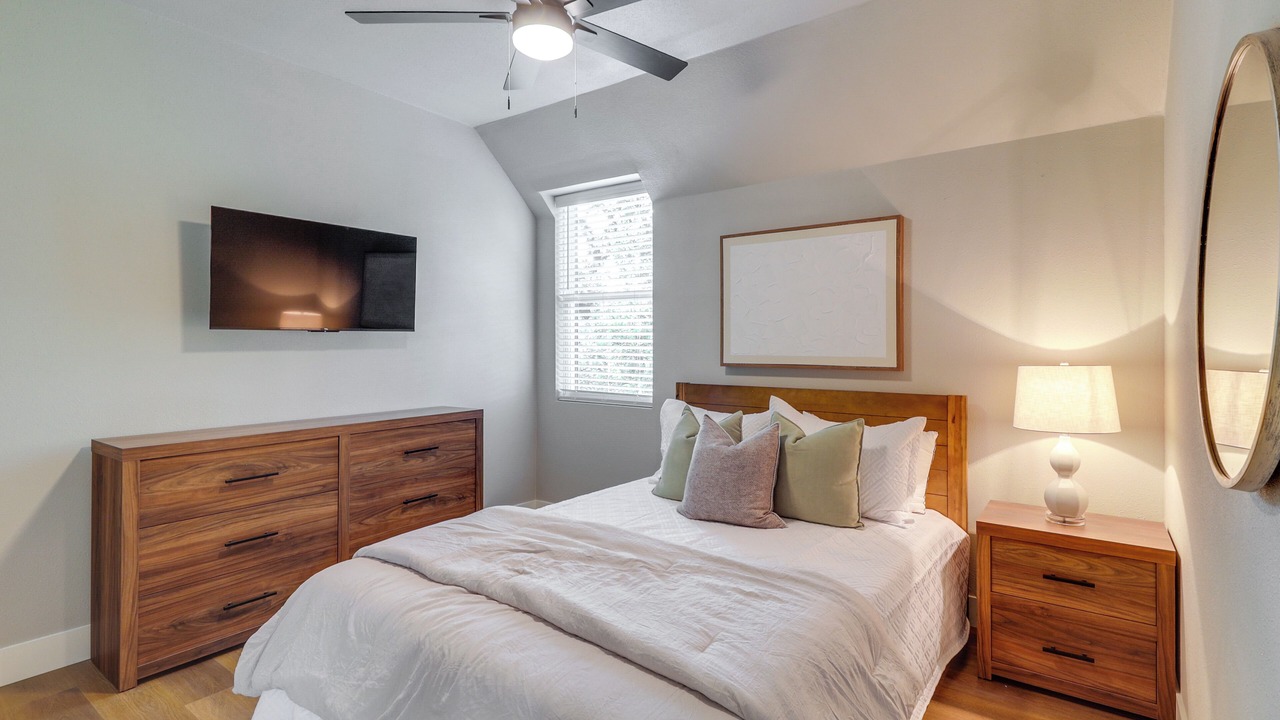 Photo of Bedroom in Central Arlington