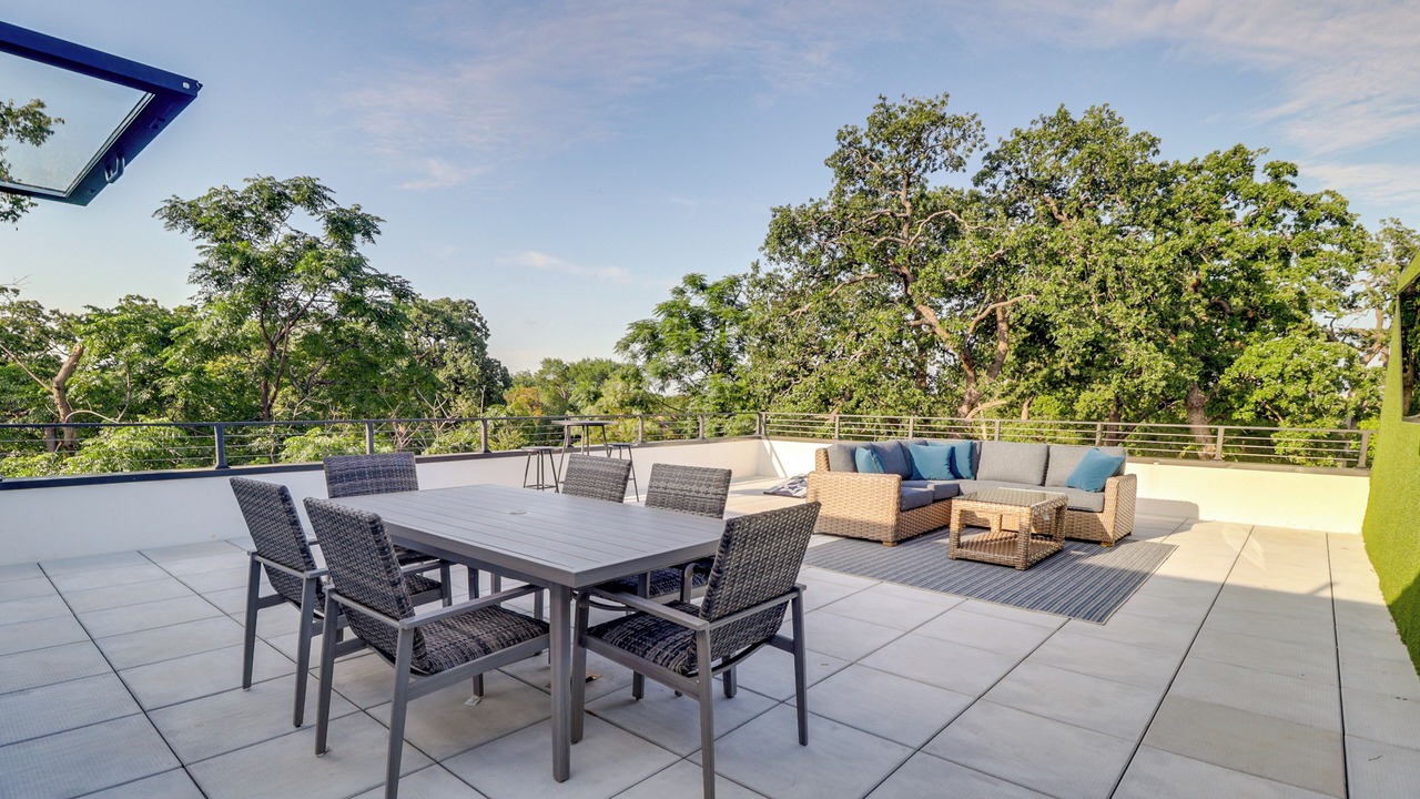 Photo of Outdoor in Central Arlington