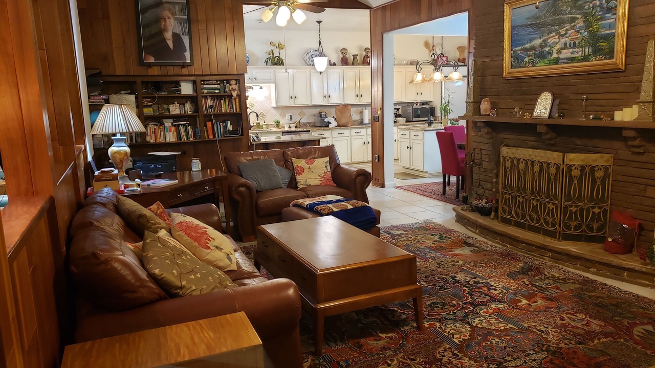 Photo of Livingroom in Far North Dallas