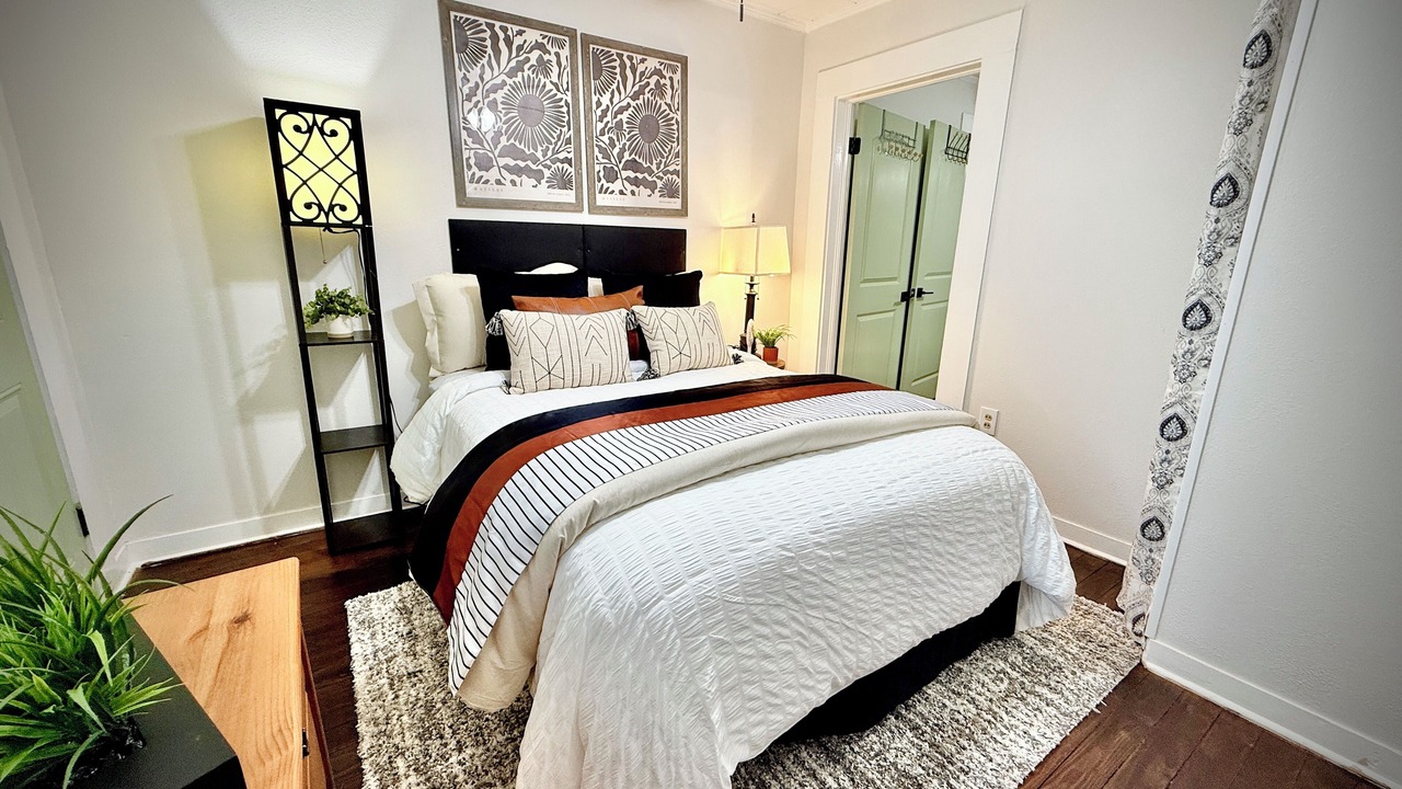 Photo of Bedroom in Alexandria