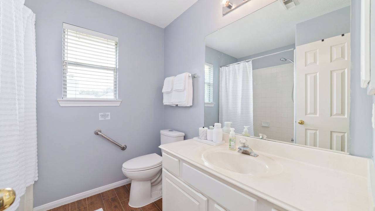 Photo of Bathroom in Clodine