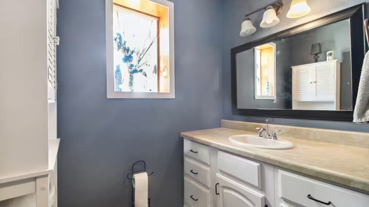Photo of Bathroom in Buras-Triumph