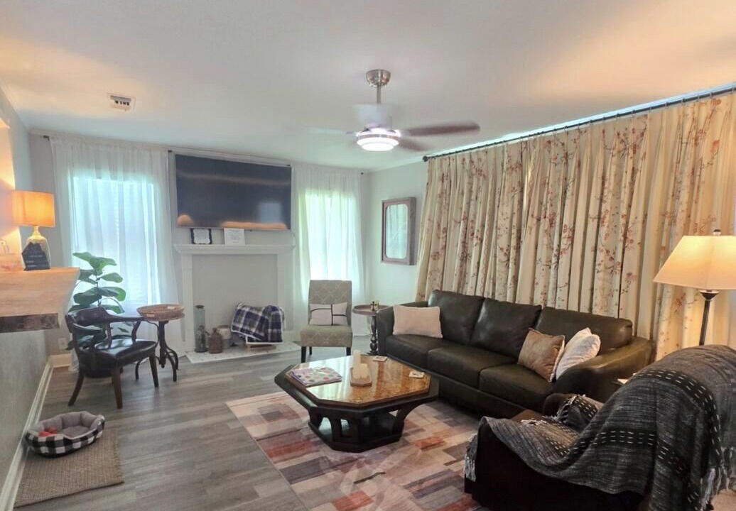 Photo of Livingroom in Broadmoor