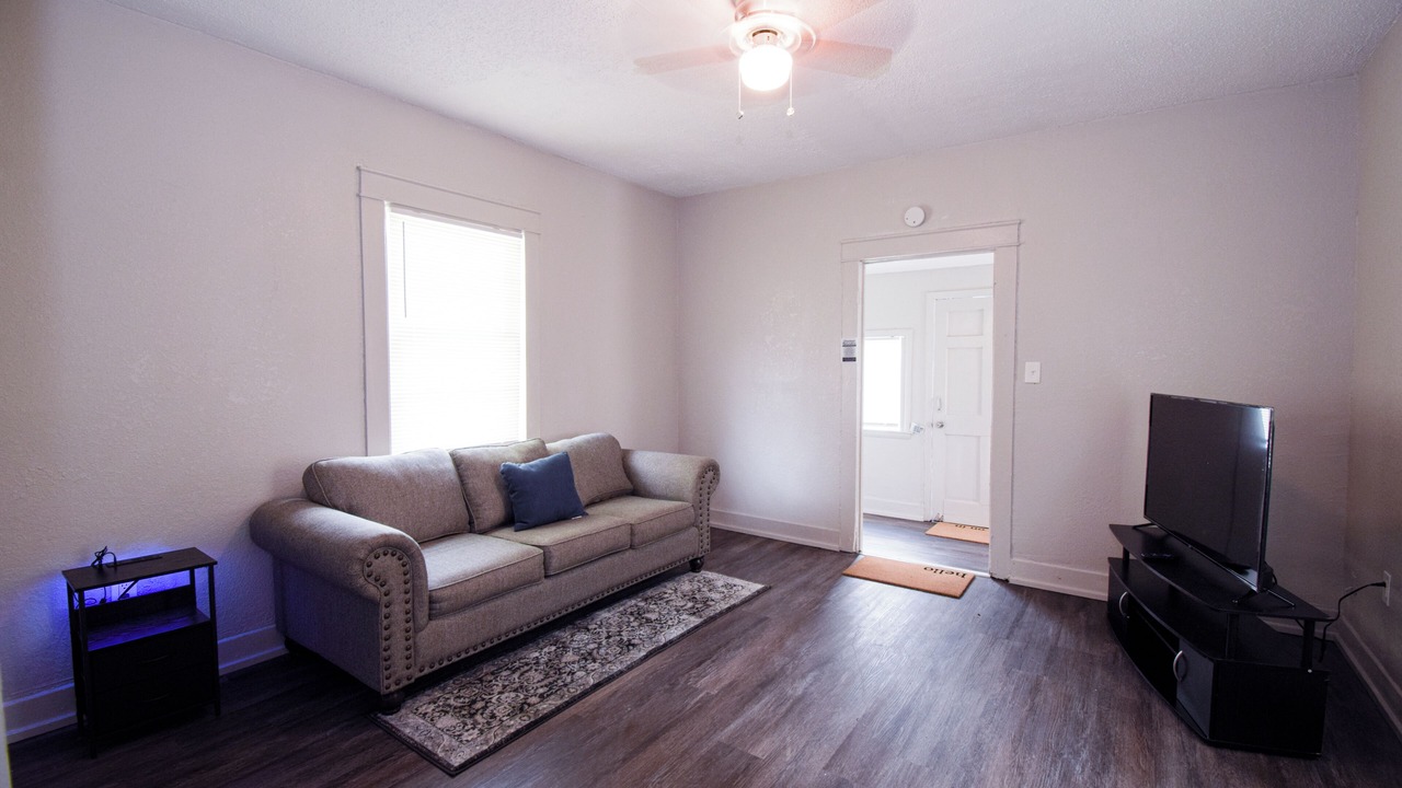 Photo of Livingroom in Whitney